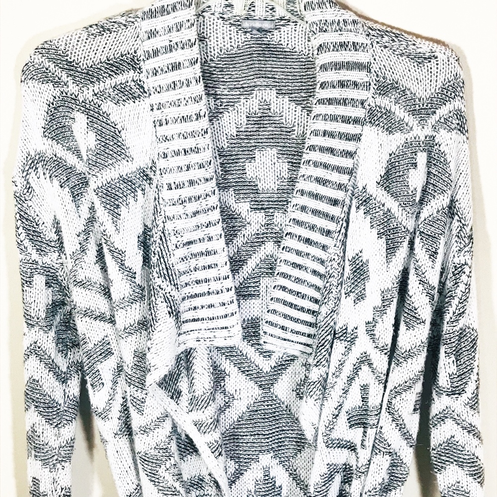 Charlotte Russe Duster Cardigan Aztec Black White - Picture 2 of 6
